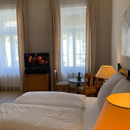 Birdonthewire Budapest