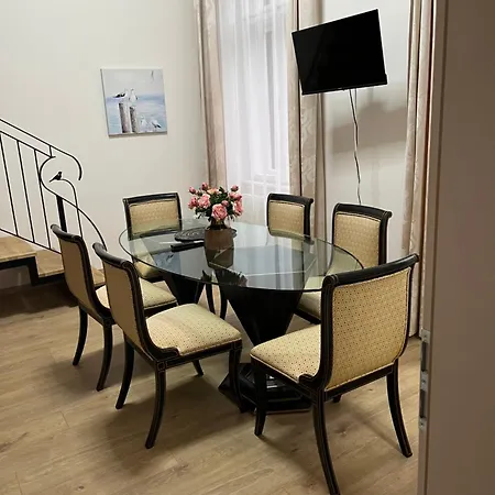 Birdonthewire * Budapest