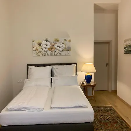 Birdonthewire Budapest